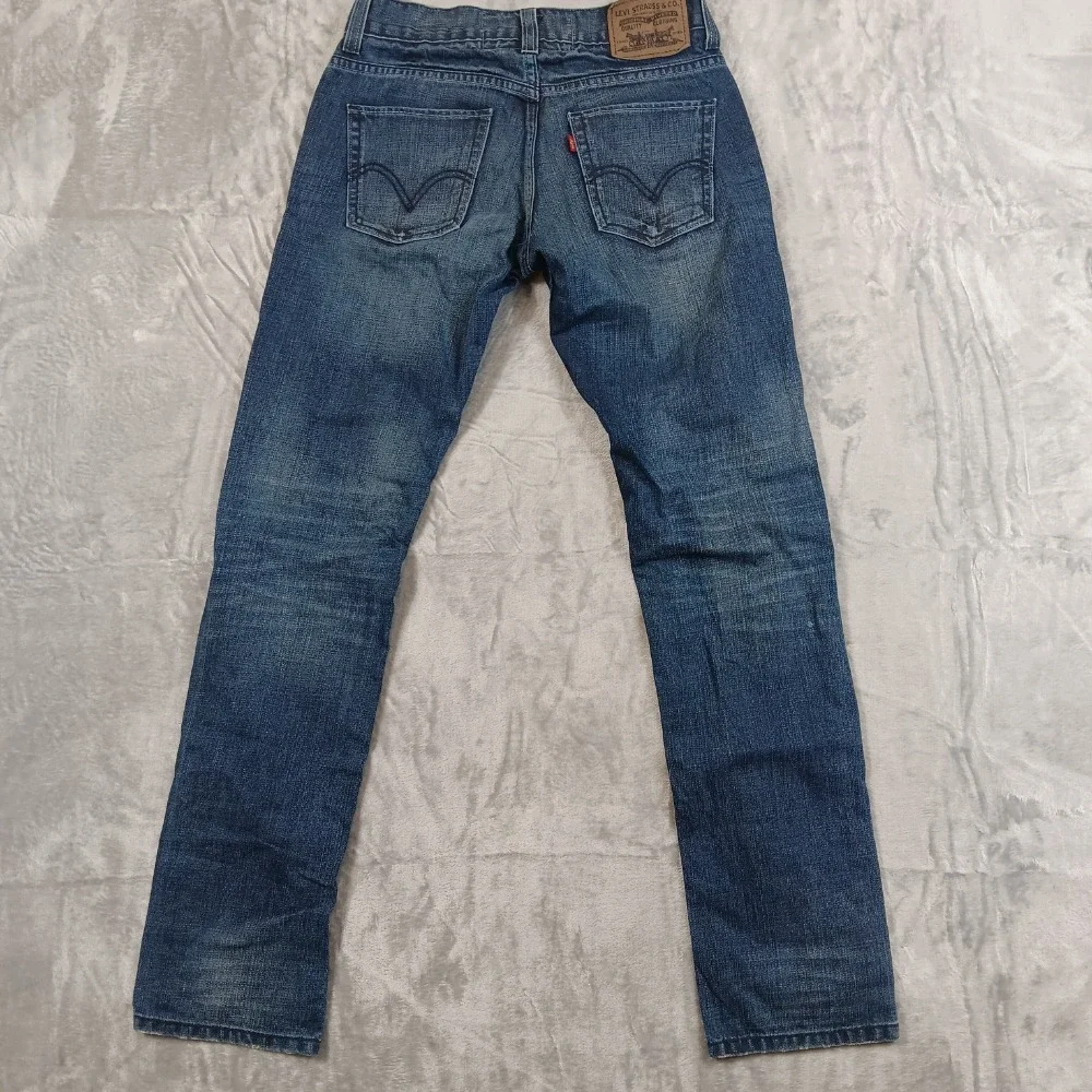 Levis 511 Mens 30x32 Slim Fit Dark Wash Classic Style Denim‎ Jeans